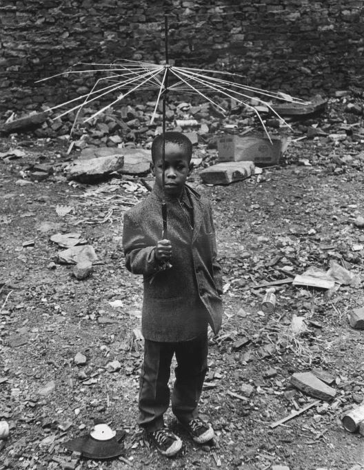 „Момче со чадор”, 1973 